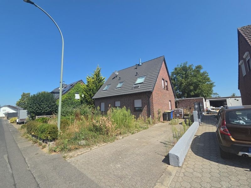 Provisionsfrei: Ein-/Zweifamilienhaus mit großem Grundstück in Niederkrüchten